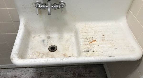 bathtub before reglazing